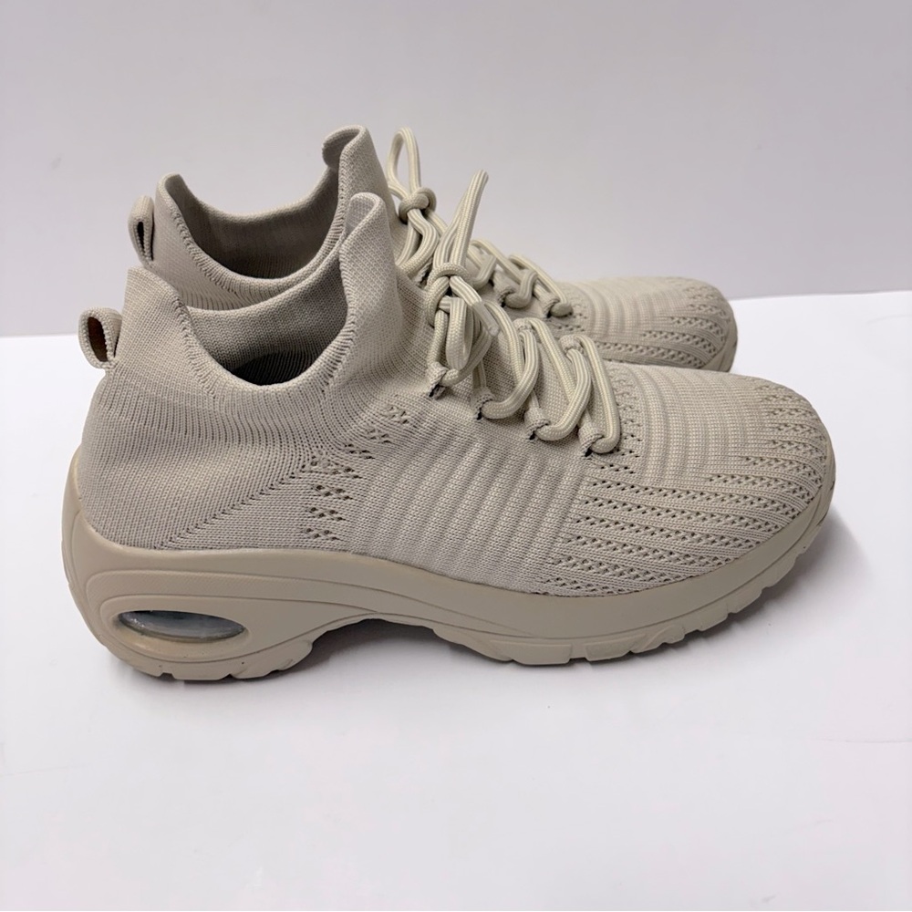 CUSHIONAIRE Women's Blaze Stretch Knit Slip On lace Sneaker Memory Foam Sz 6.5
